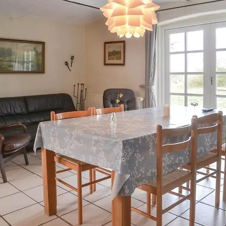 Two-bedroom In Διαμέρισμα *